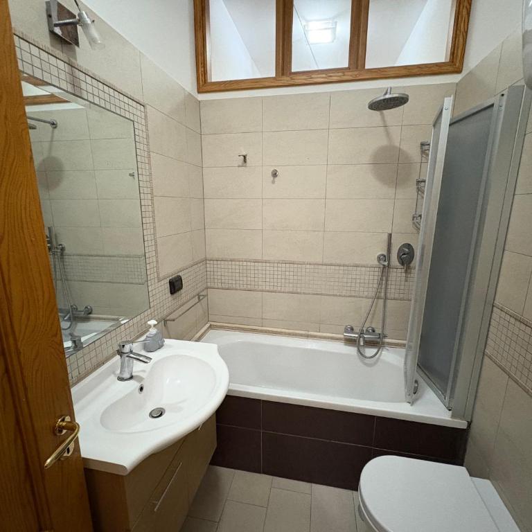 OHANA Rooms Pompei - Camera Matrimoniale con Bagno Privato Esterno - 5