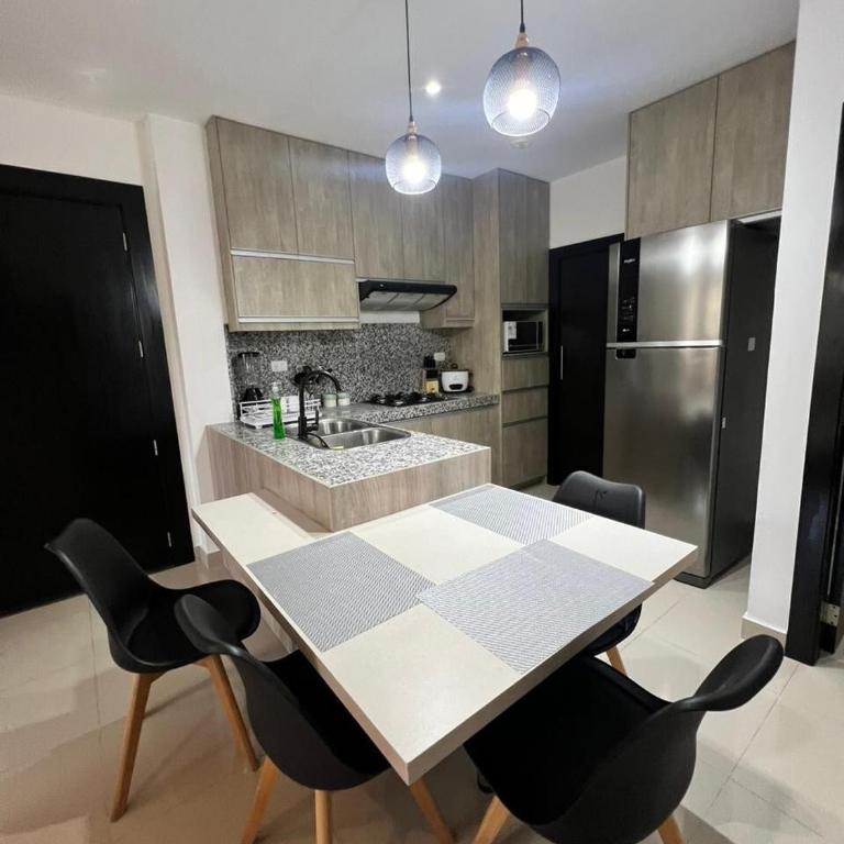 Luminoso, Moderno, Pisicina - Two-Bedroom Apartment - 10