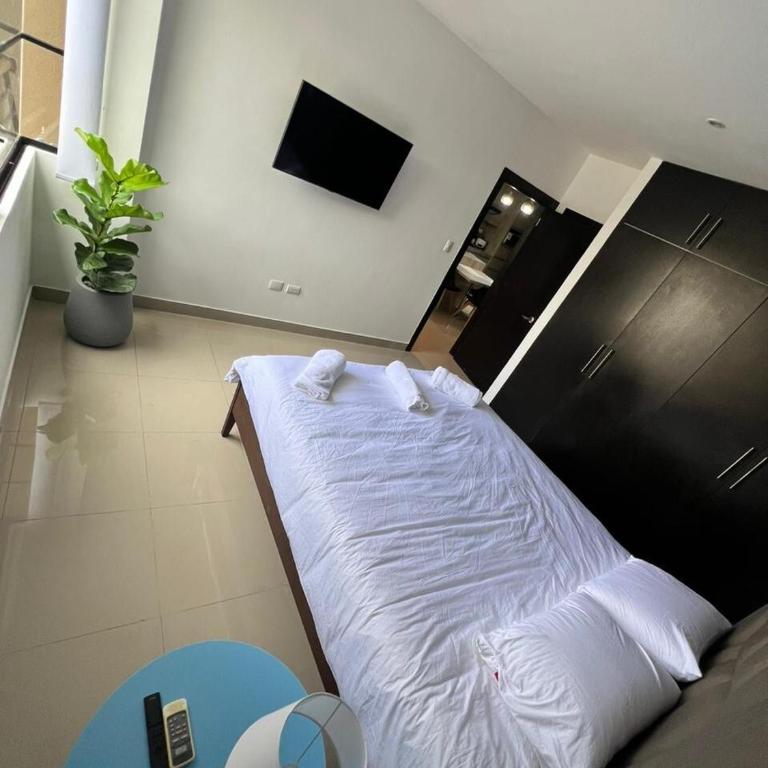 Luminoso, Moderno, Pisicina - Two-Bedroom Apartment - 22