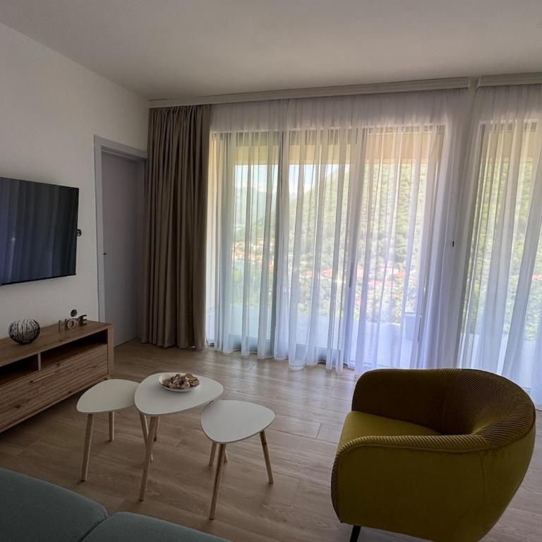 HiL's Bay View Apartments - One-Bedroom Apartment - 26
