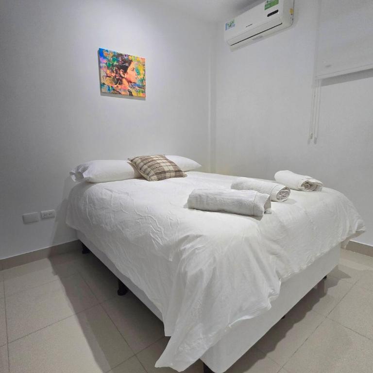 Luminoso, Moderno, Pisicina - Two-Bedroom Apartment - 41