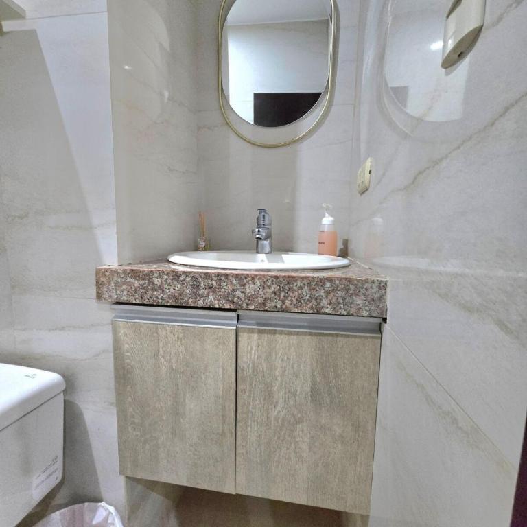 Luminoso, Moderno, Pisicina - Two-Bedroom Apartment - 42