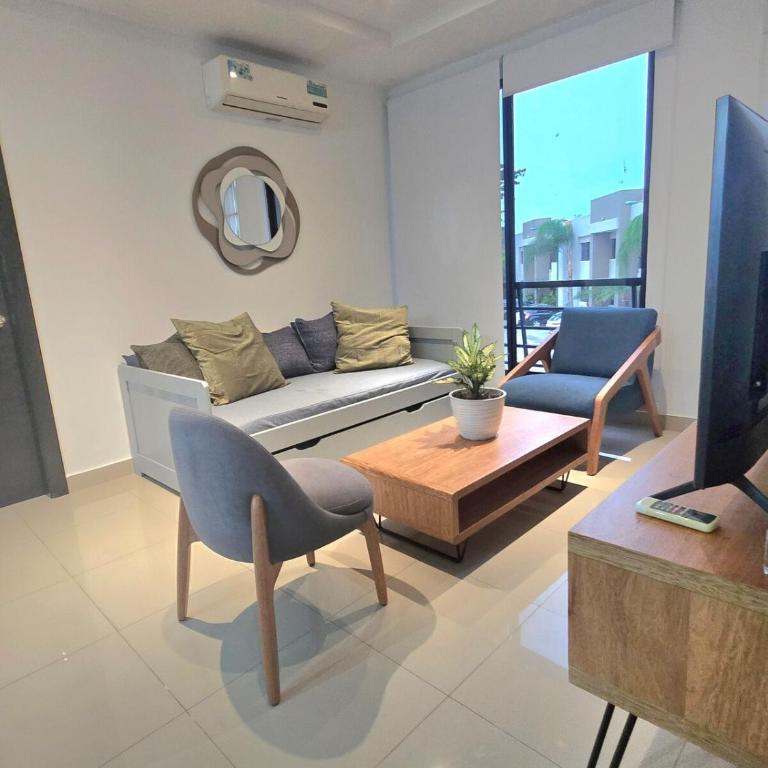 Luminoso, Moderno, Pisicina - Two-Bedroom Apartment - 48