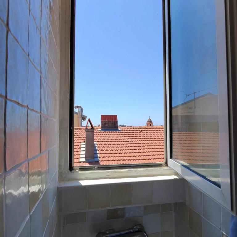 Jolie chambre Privée Centre-Ville - Double Room with Shared Bathroom - 7