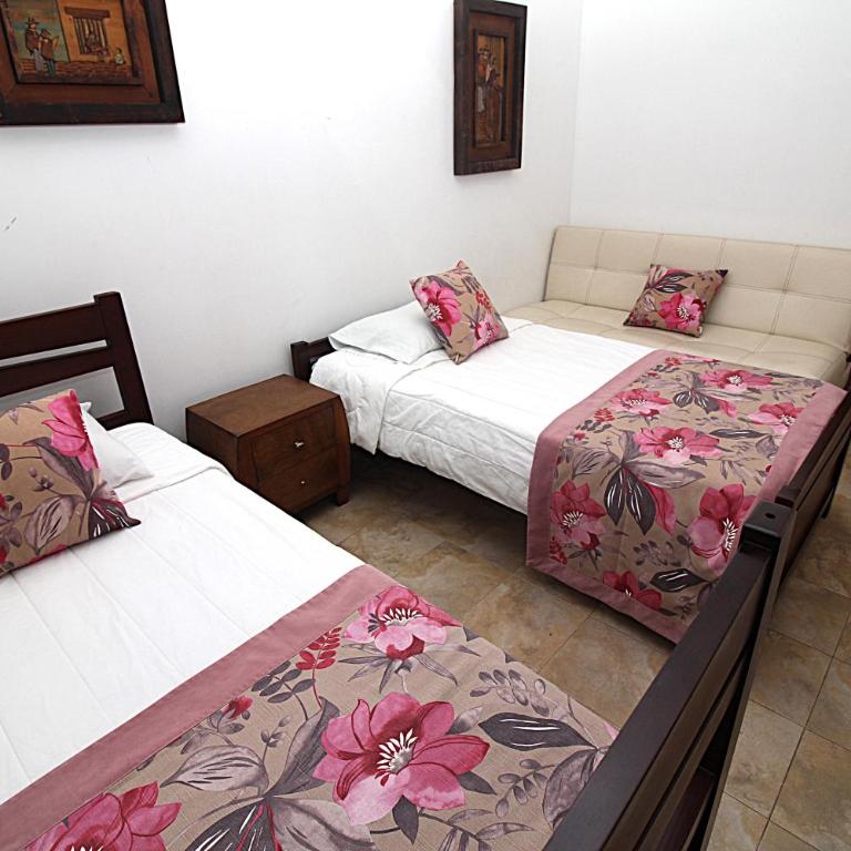Casa Campestre con piscina privada a 8 minutos de Ukumari - Villa with Private Pool - 7