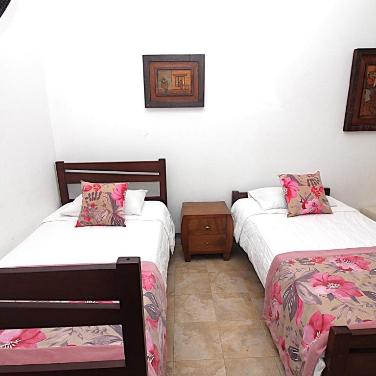 Casa Campestre con piscina privada a 8 minutos de Ukumari - Villa with Private Pool - 6
