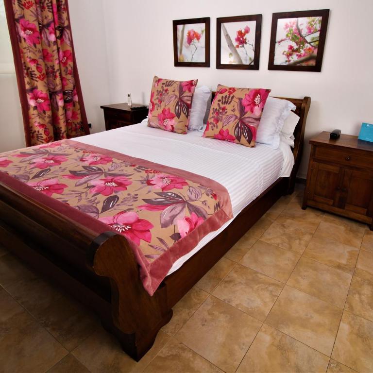 Casa Campestre con piscina privada a 8 minutos de Ukumari - Villa with Private Pool - 11