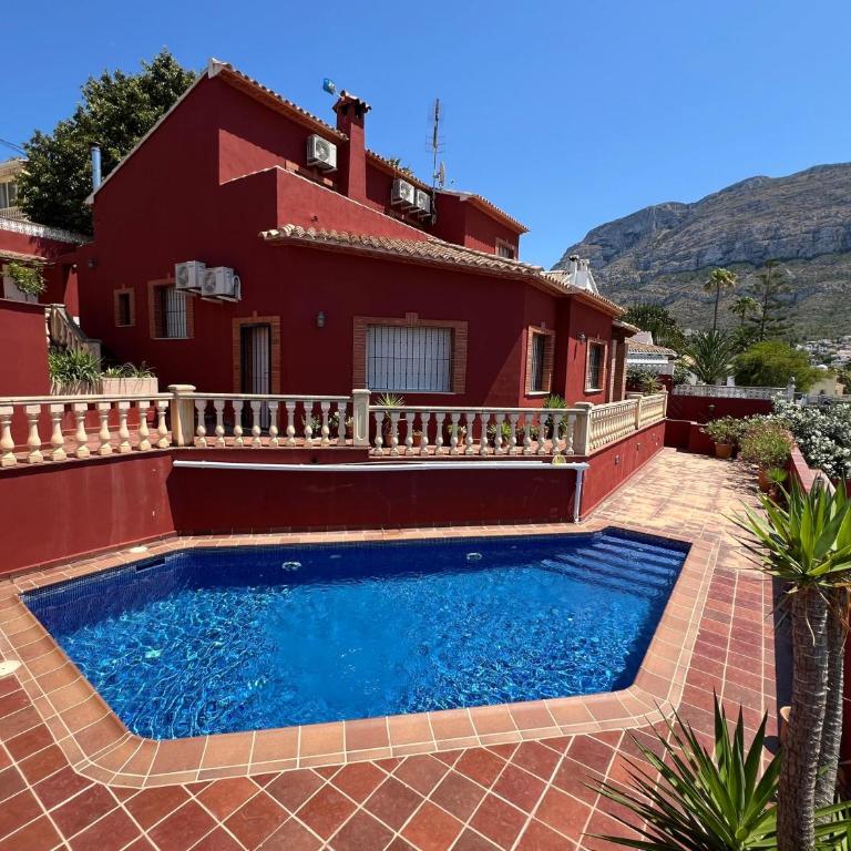 Villa maravillosa con piscina y buenas vistas - Villa - 3