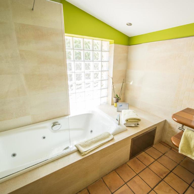 VILLA LLENYATER by MAINVILLAS you home less than 1km from the center of Pollença - Villa Superior - 18