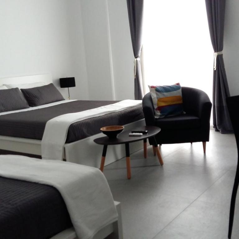B&B Roda Barocco - Camera Quadrupla con Balcone - 5