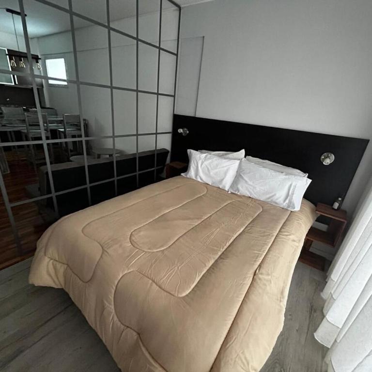 Impecable Studio a metros de Av 9 de Julio - Apartamento de 1 dormitorio - 3