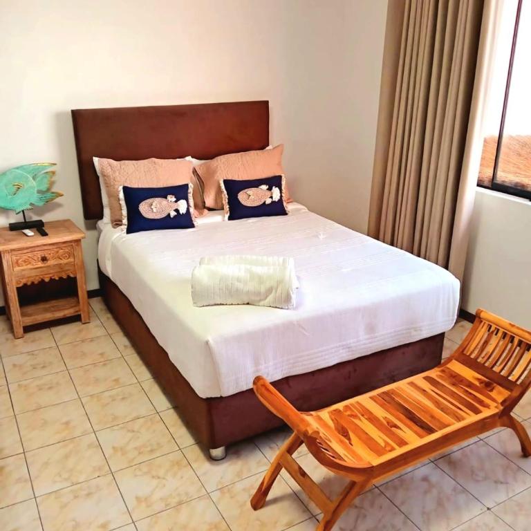 Hostal Brisas del Mar - Suite con vistas al mar - 1 cama grande - 1