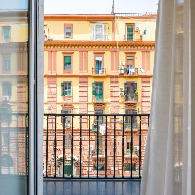 Essentia Home - Camera Quadrupla con Balcone - 16