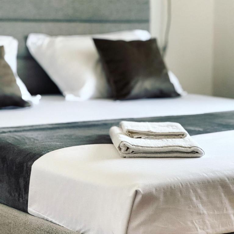 Antonios Apartments - Double Room with Terrace - 4