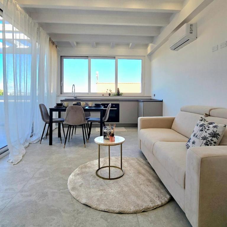 Torre Del Mediterraneo - Two-Bedroom Apartment with Balcony and Terrace - 54