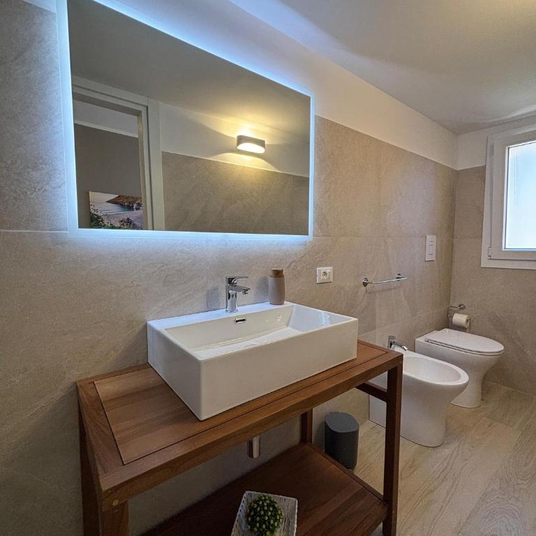 Acquazzurra Rooms - Camera Matrimoniale con Bagno Privato - 10