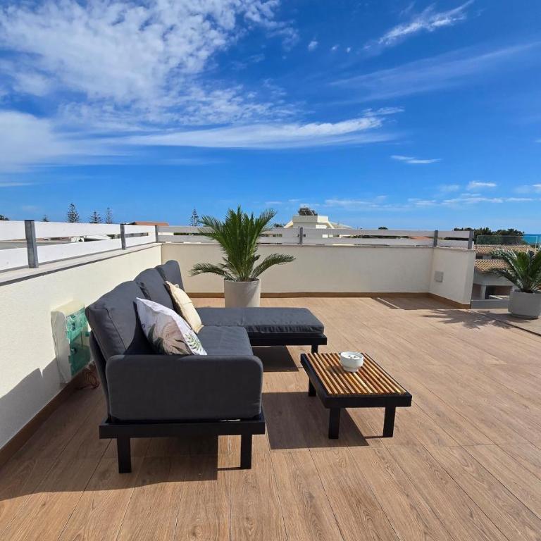 Torre Del Mediterraneo - Two-Bedroom Apartment with Balcony and Terrace - 38