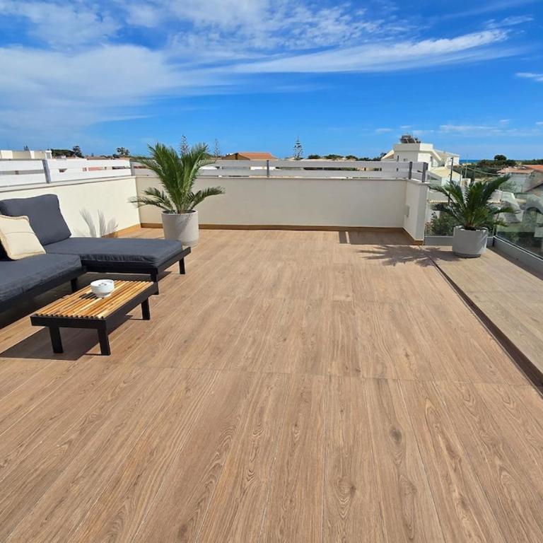 Torre Del Mediterraneo - Two-Bedroom Apartment with Balcony and Terrace - 36