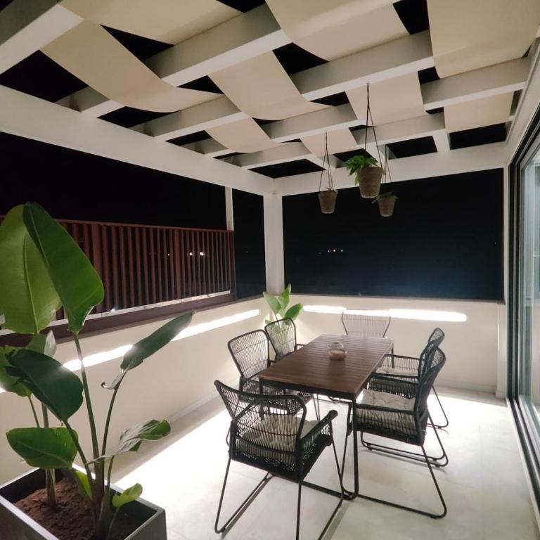 Torre Del Mediterraneo - Two-Bedroom Apartment with Balcony and Terrace - 29