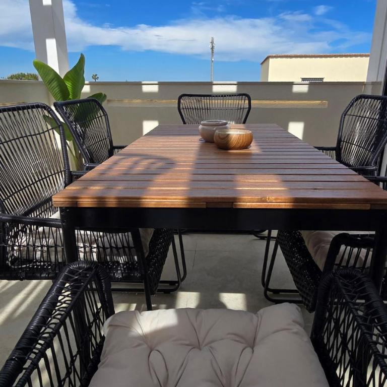 Torre Del Mediterraneo - Two-Bedroom Apartment with Balcony and Terrace - 23