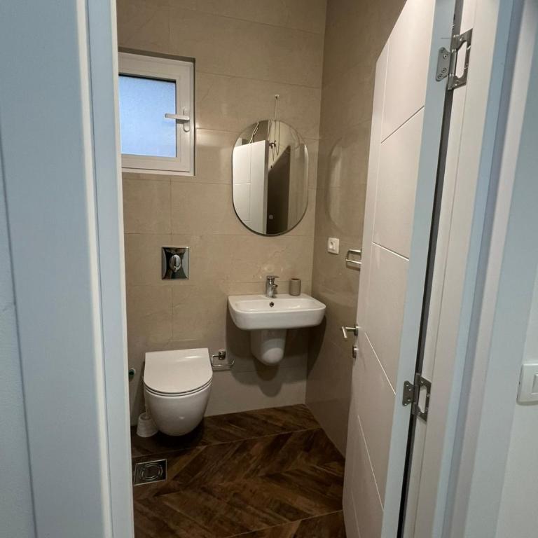 Guest House AGA - One-Bedroom Apartment with Sea View and Balcony - 4