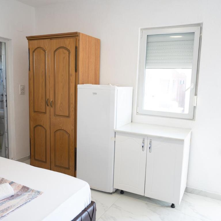Apartmani Medovic - Trokrevetna Soba sa Balkonom - 8