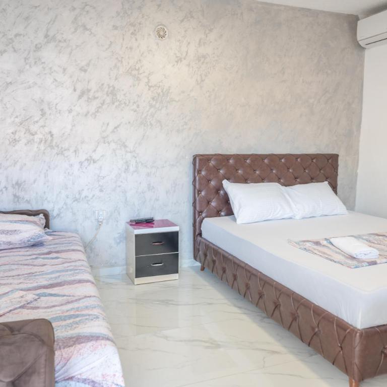 Apartmani Medovic - Trokrevetna Soba sa Balkonom - 6