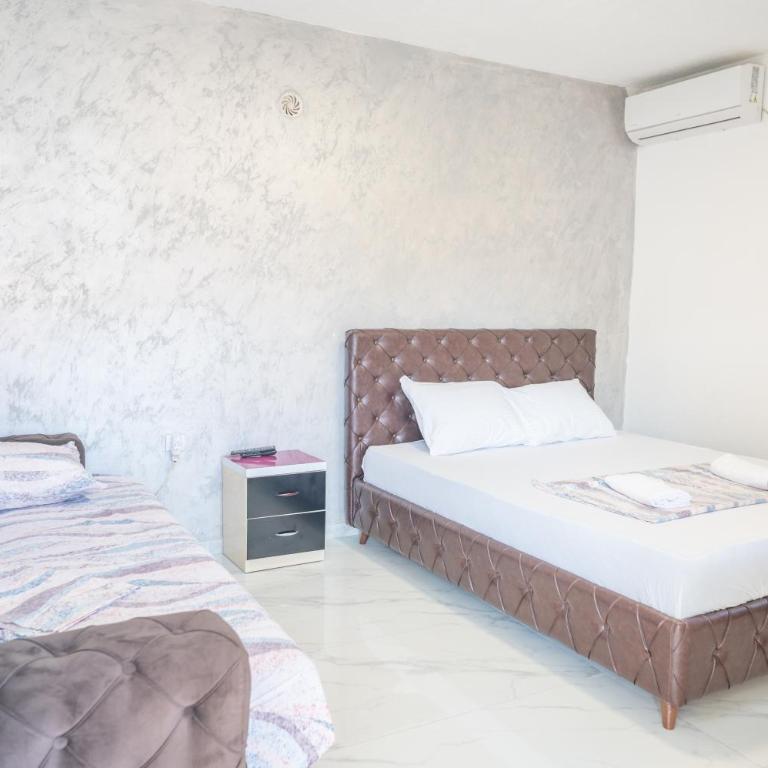 Apartmani Medovic - Trokrevetna Soba sa Balkonom - 5