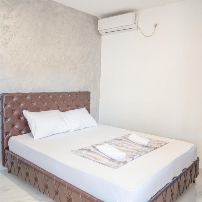 Apartmani Medovic - Trokrevetna Soba sa Balkonom - 4