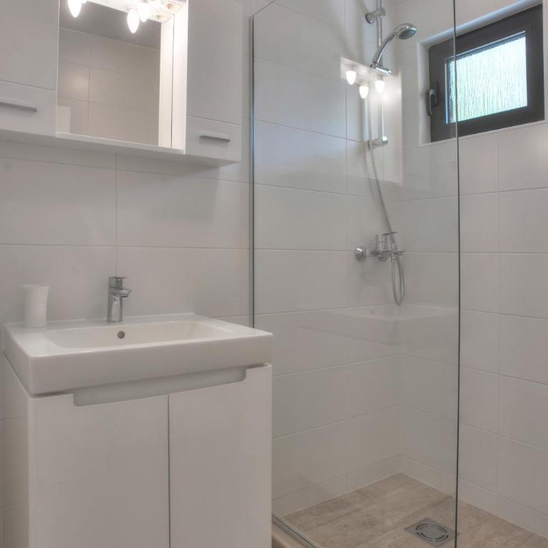 Gregovic Family Apartments - Family One-Bedroom Apartment with Sea View - 13