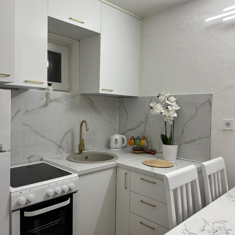 Apartman Budva Centar - Two-Bedroom Apartment - 7