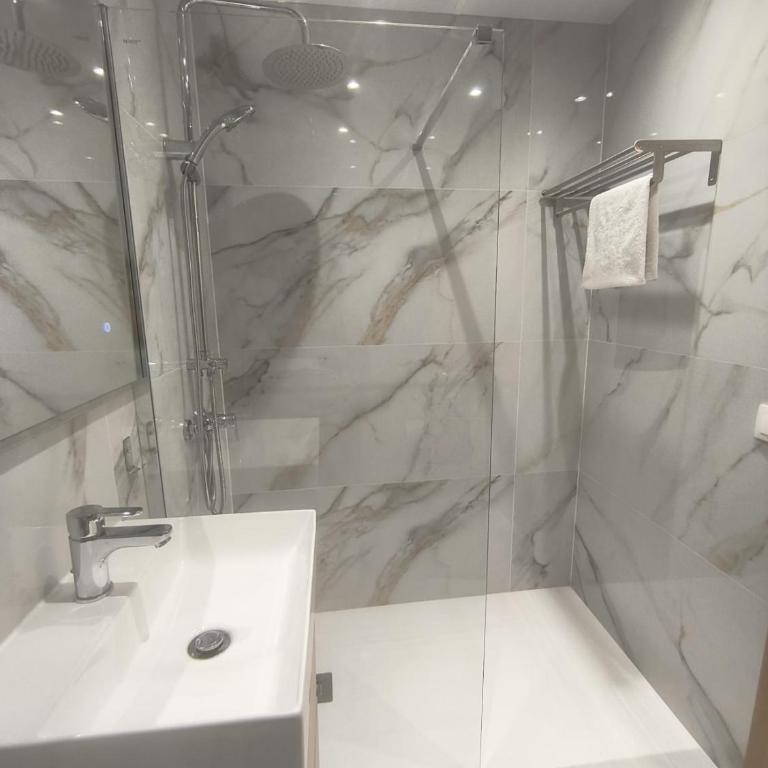 Benidorm Center Playa Poniente - Apartamento Deluxe de 1 dormitorio - 2