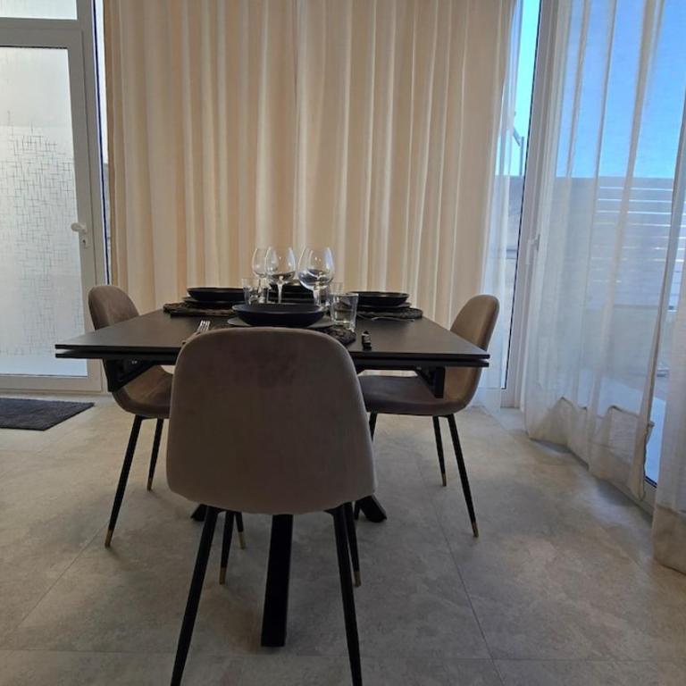 Torre Del Mediterraneo - Two-Bedroom Deluxe Apartment - 16