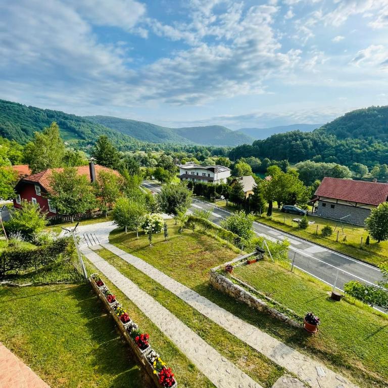 Holiday Home Ajaz Bihac - Four-Bedroom House - 3
