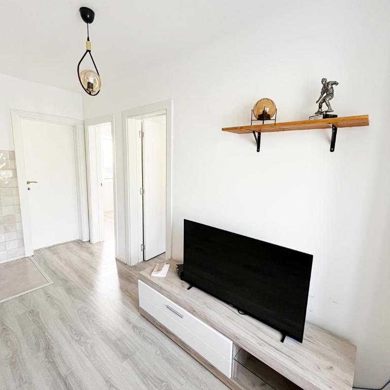 House9 - Apartman s 2 Spavaće Sobe sa Balkonom i Terasom - 3