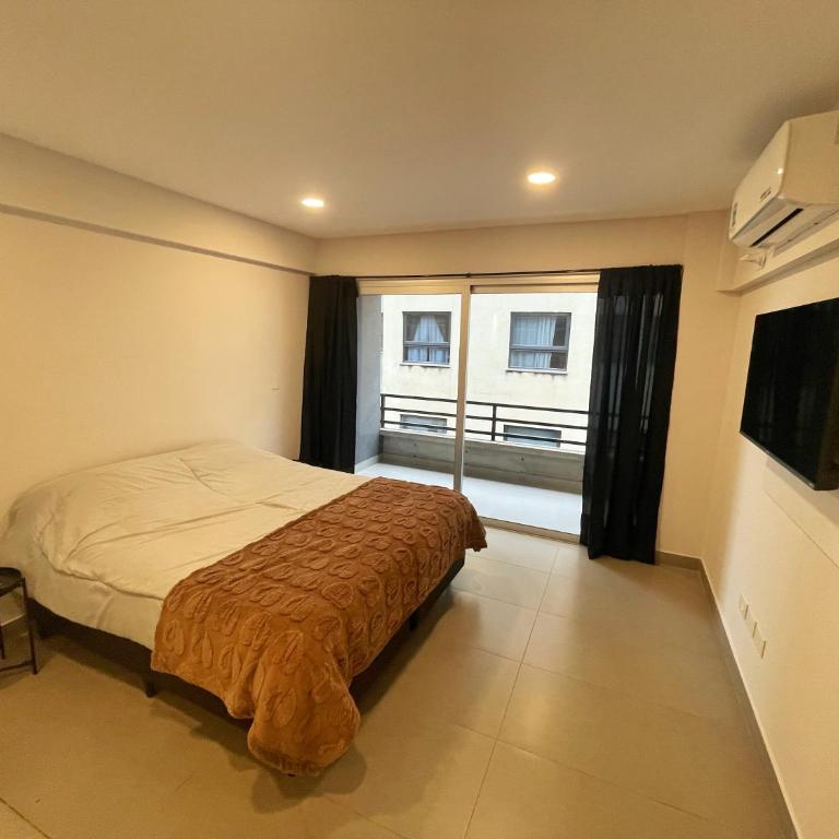 Studio luminoso y nuevo, a pasos de la calle principal - One-Bedroom Apartment - 5
