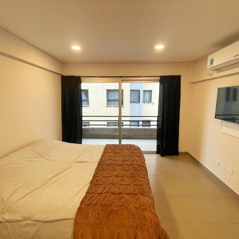 Studio luminoso y nuevo, a pasos de la calle principal - One-Bedroom Apartment - 6