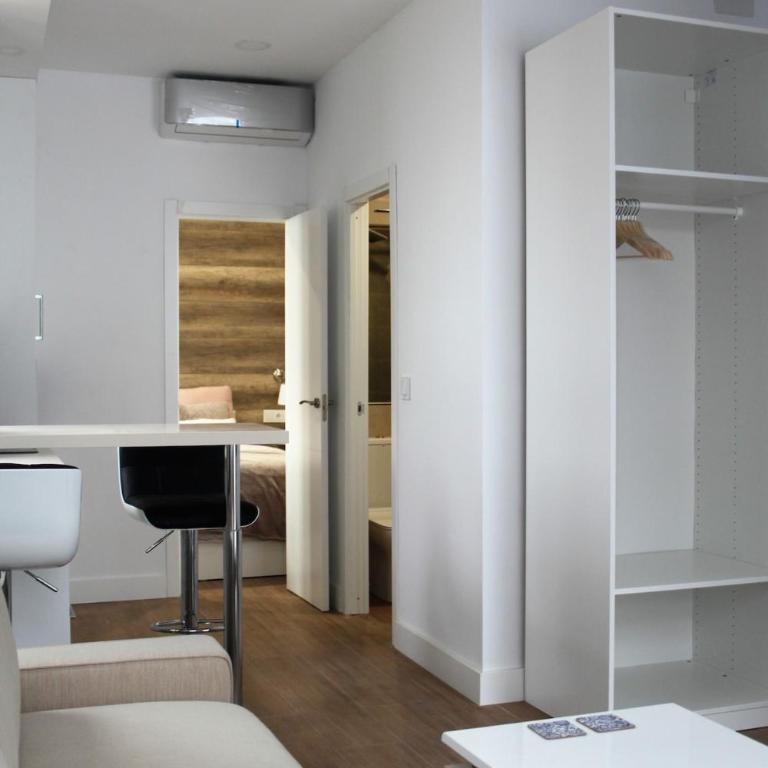 Triana Castilla - One-Bedroom Apartment - 14
