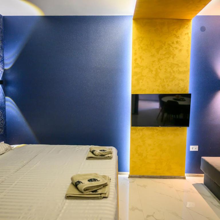 Tanja Lux - One-Bedroom Apartment - 7