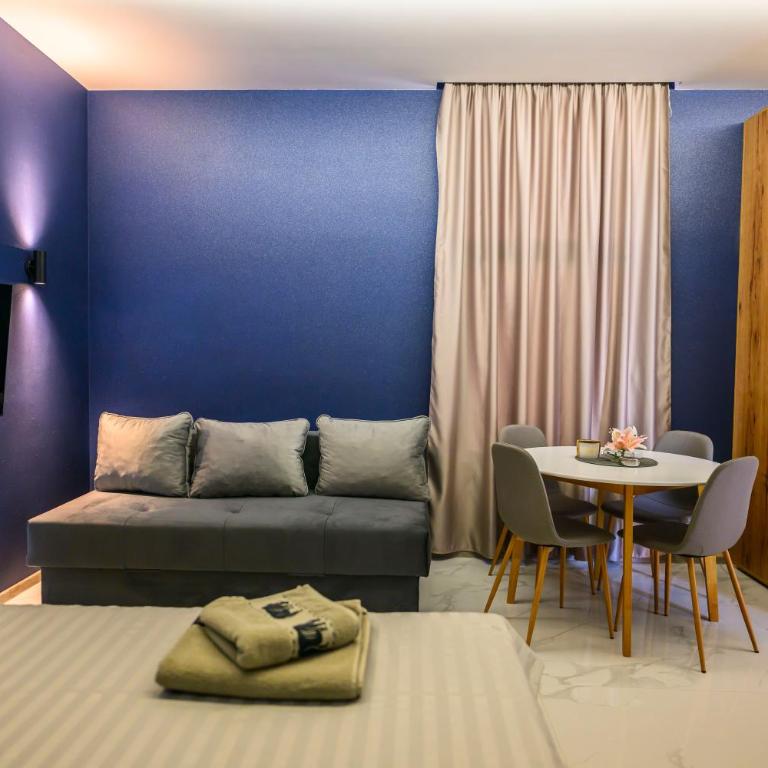 Tanja Lux - One-Bedroom Apartment - 14