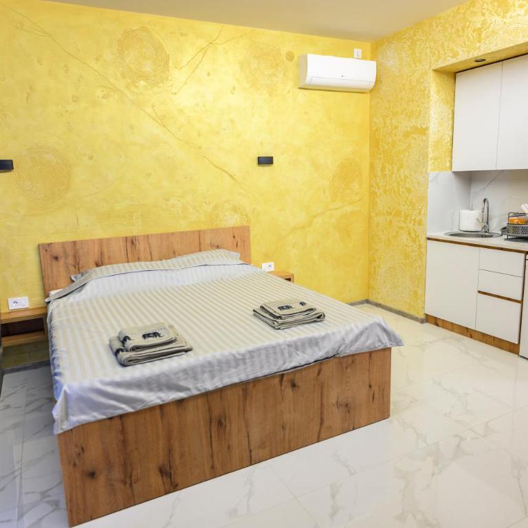 Tanja Lux - One-Bedroom Apartment - 13