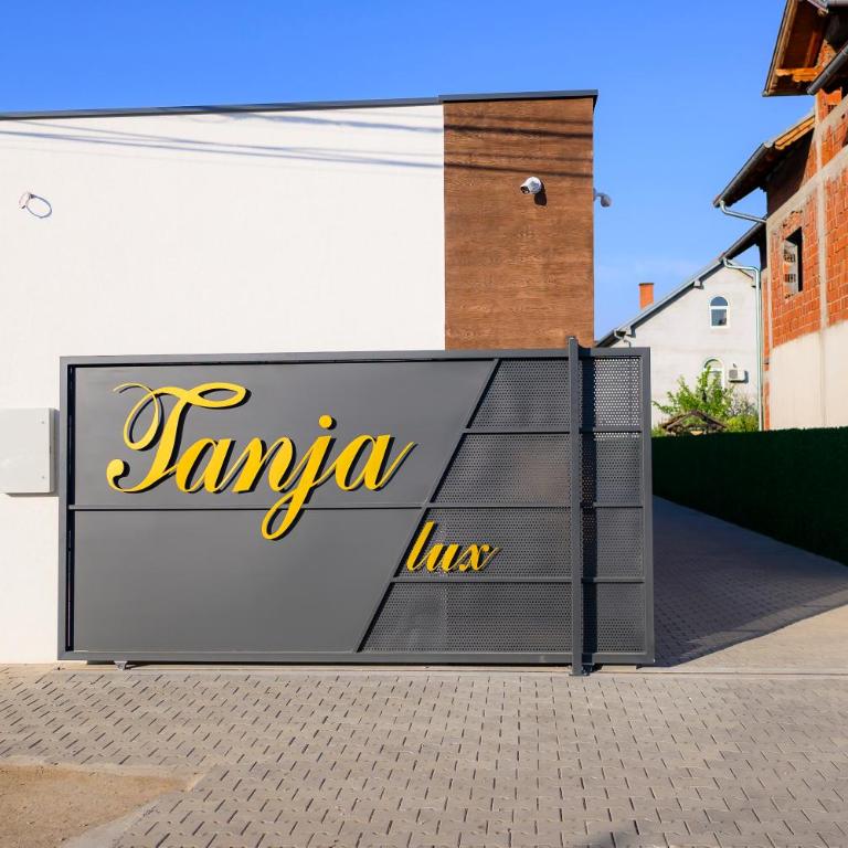 Tanja Lux - One-Bedroom Apartment - 14