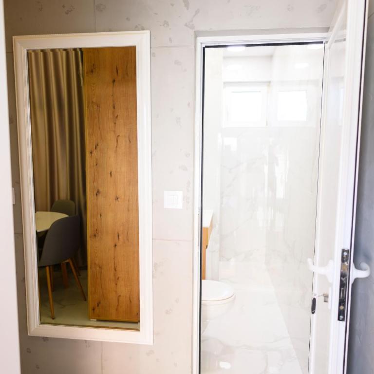 Tanja Lux - One-Bedroom Apartment - 19