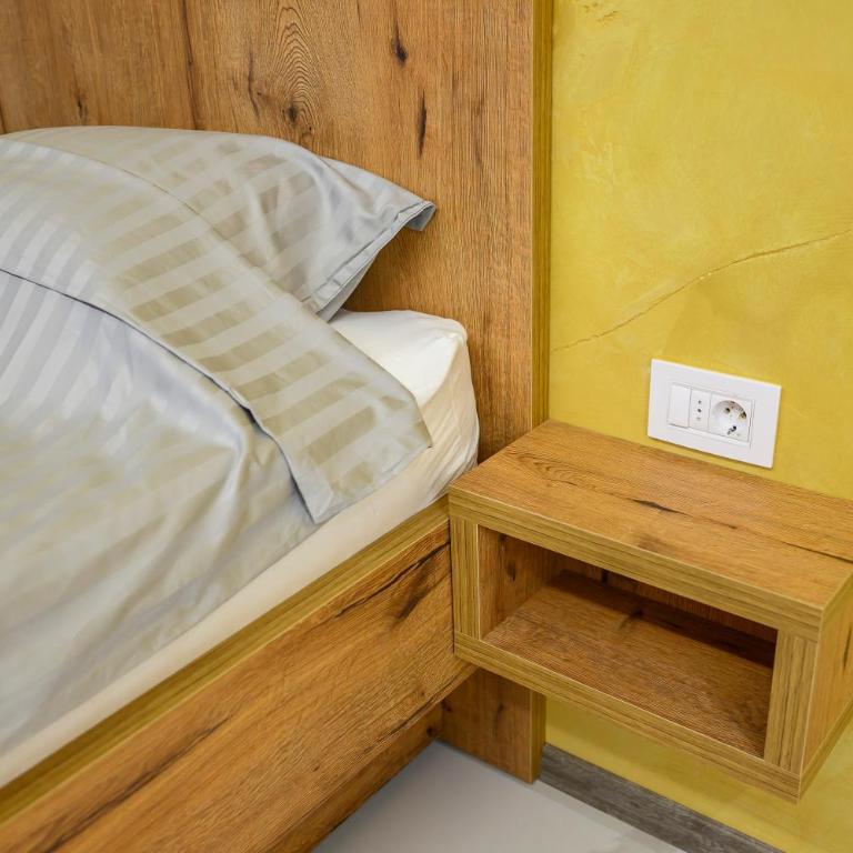 Tanja Lux - One-Bedroom Apartment - 20