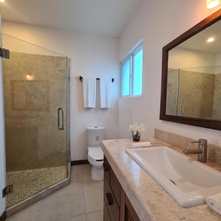 Tortugas uno cero tres 2 BR Starlink AC pool parking - Apartamento de 2 dormitorios - 4