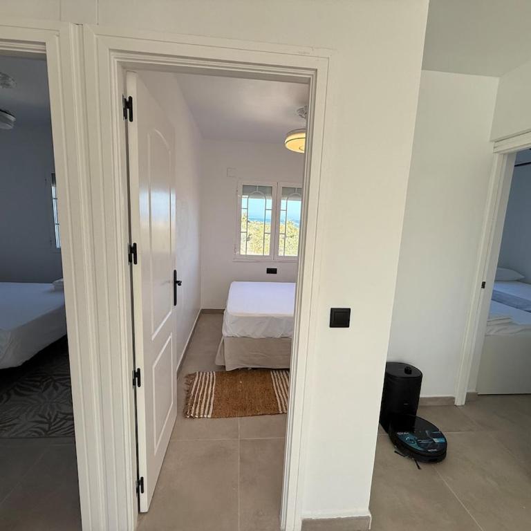 Villa para 12 personas en Santa Pola, frente a isla Tabarca - Four-Bedroom Vacation Home - 44