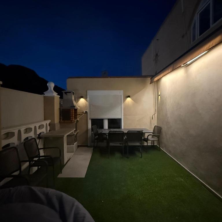Villa para 12 personas en Santa Pola, frente a isla Tabarca - Four-Bedroom Vacation Home - 53