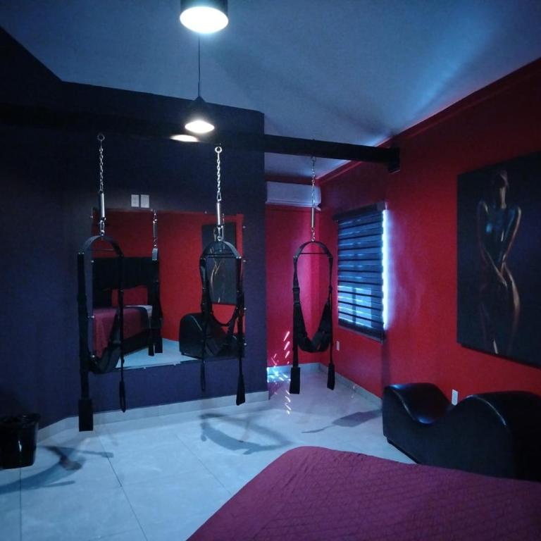 Lizvan Hotel-Motel - Deluxe Suite - 7