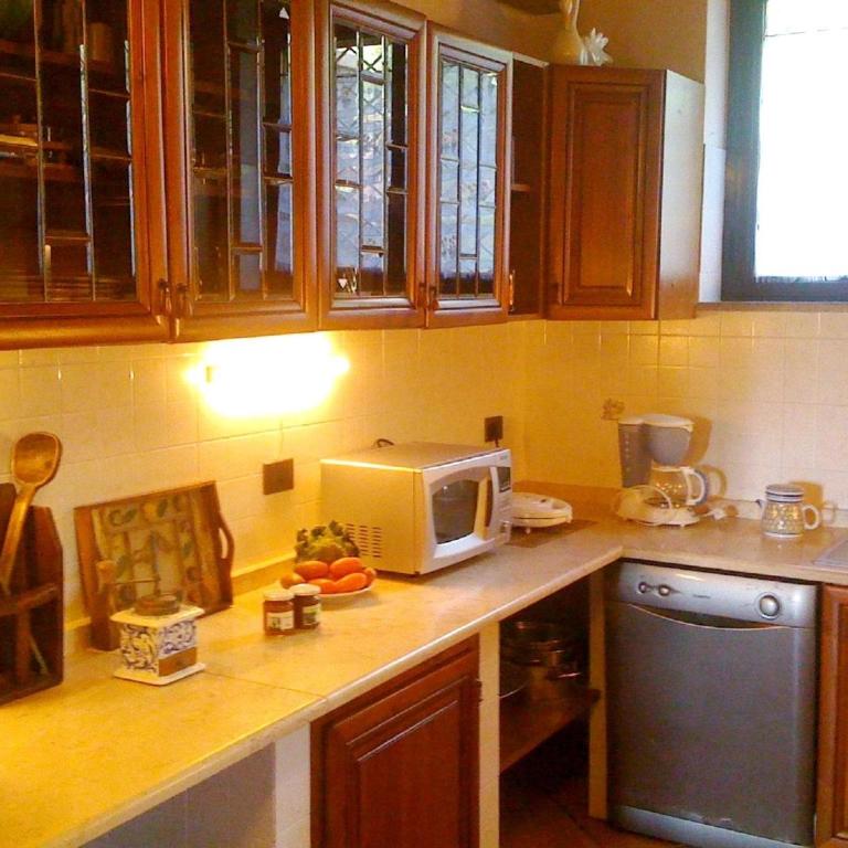 Rustic country house with a view of Lake Bolsena - Casa Vacanza con 6 Camere da Letto - 4