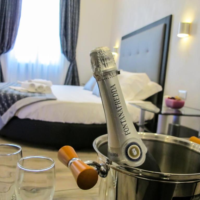 Roma Veneto Relais - Suite con Vasca Idromassaggio - 17